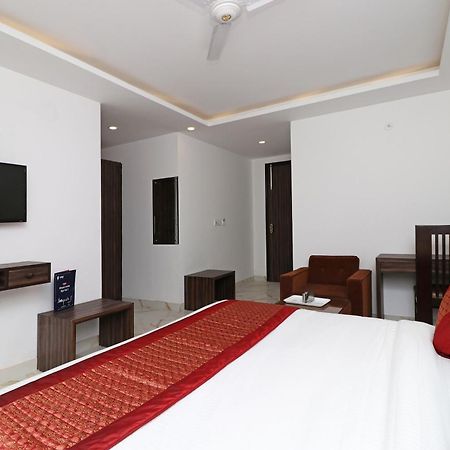 Hotel O Aamara Yeni Delhi Dış mekan fotoğraf