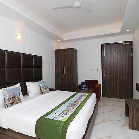 Hotel O Aamara Yeni Delhi Dış mekan fotoğraf