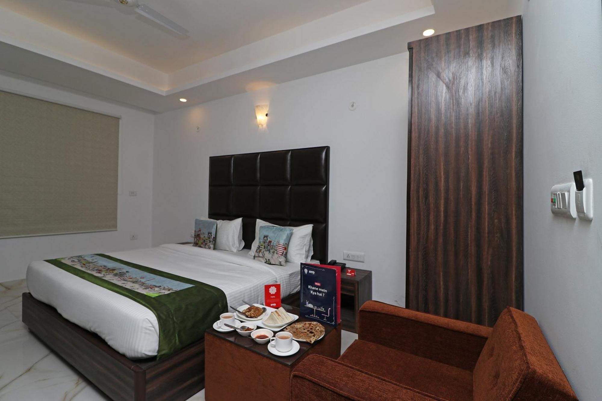 Hotel O Aamara Yeni Delhi Dış mekan fotoğraf