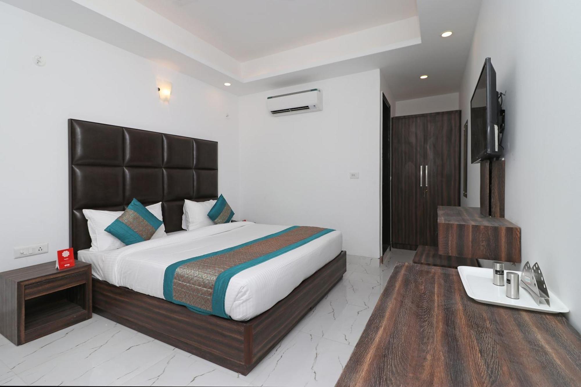 Hotel O Aamara Yeni Delhi Dış mekan fotoğraf