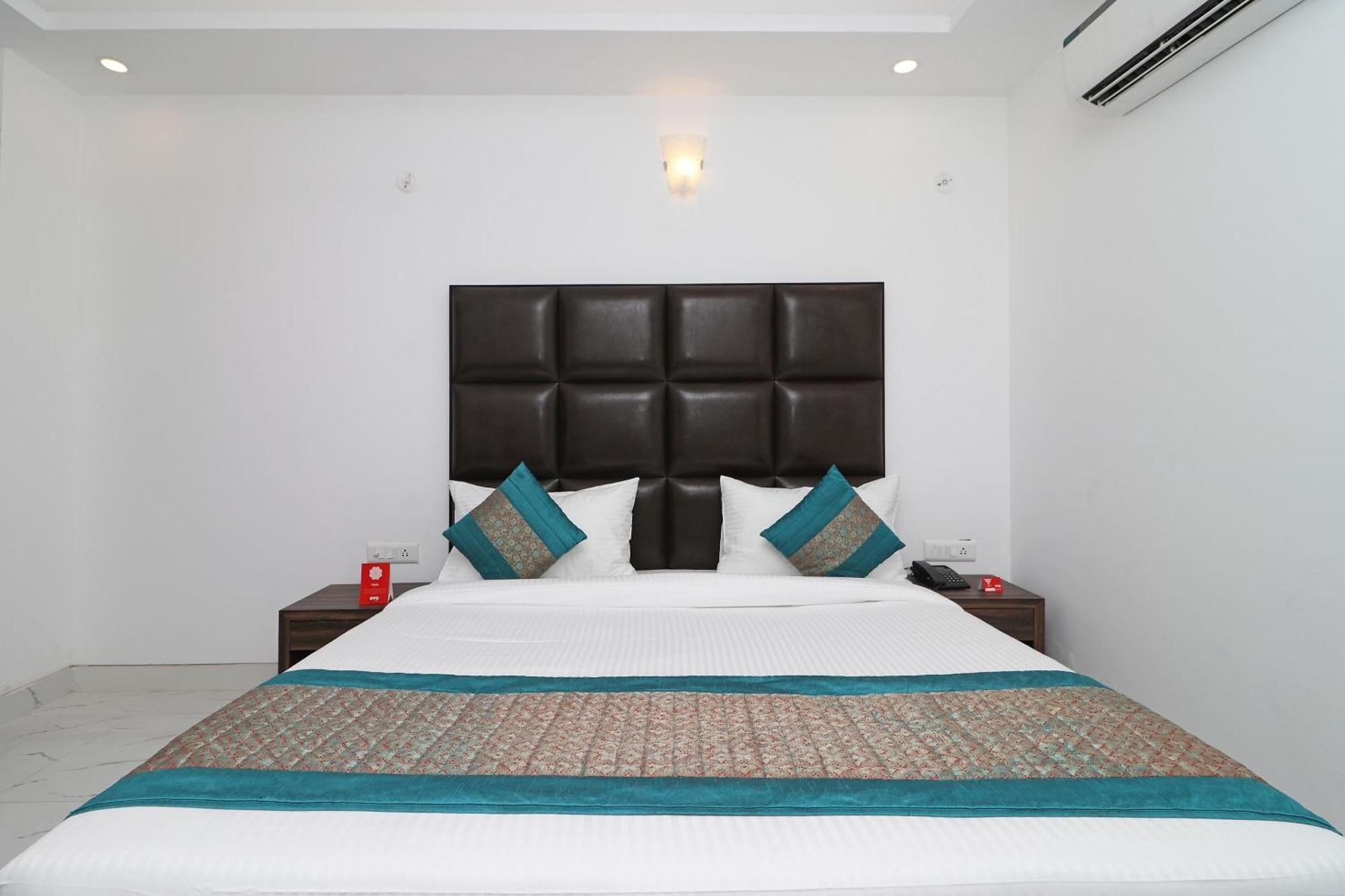 Hotel O Aamara Yeni Delhi Dış mekan fotoğraf