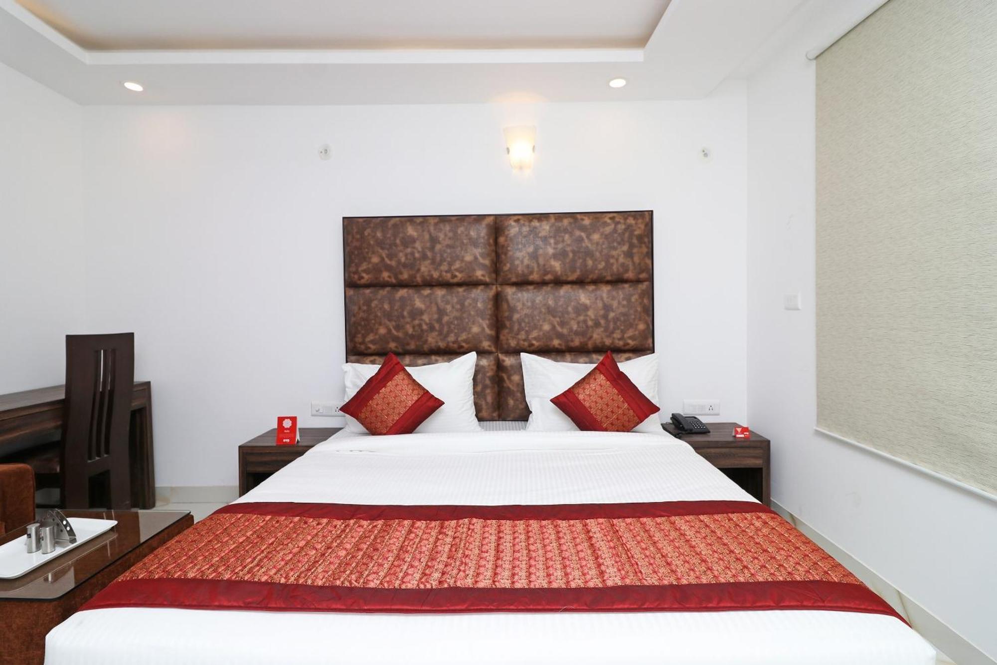 Hotel O Aamara Yeni Delhi Dış mekan fotoğraf