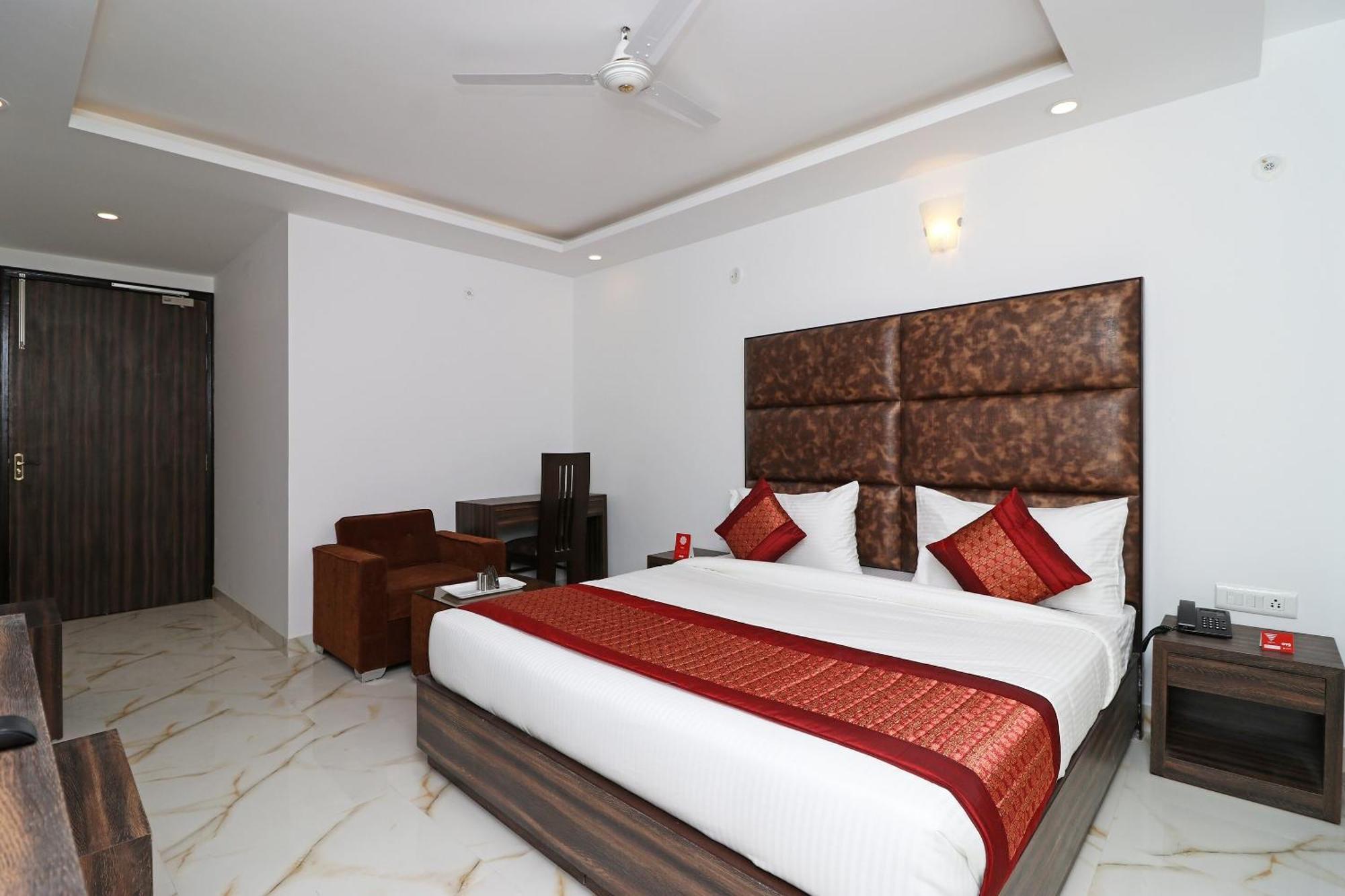 Hotel O Aamara Yeni Delhi Dış mekan fotoğraf