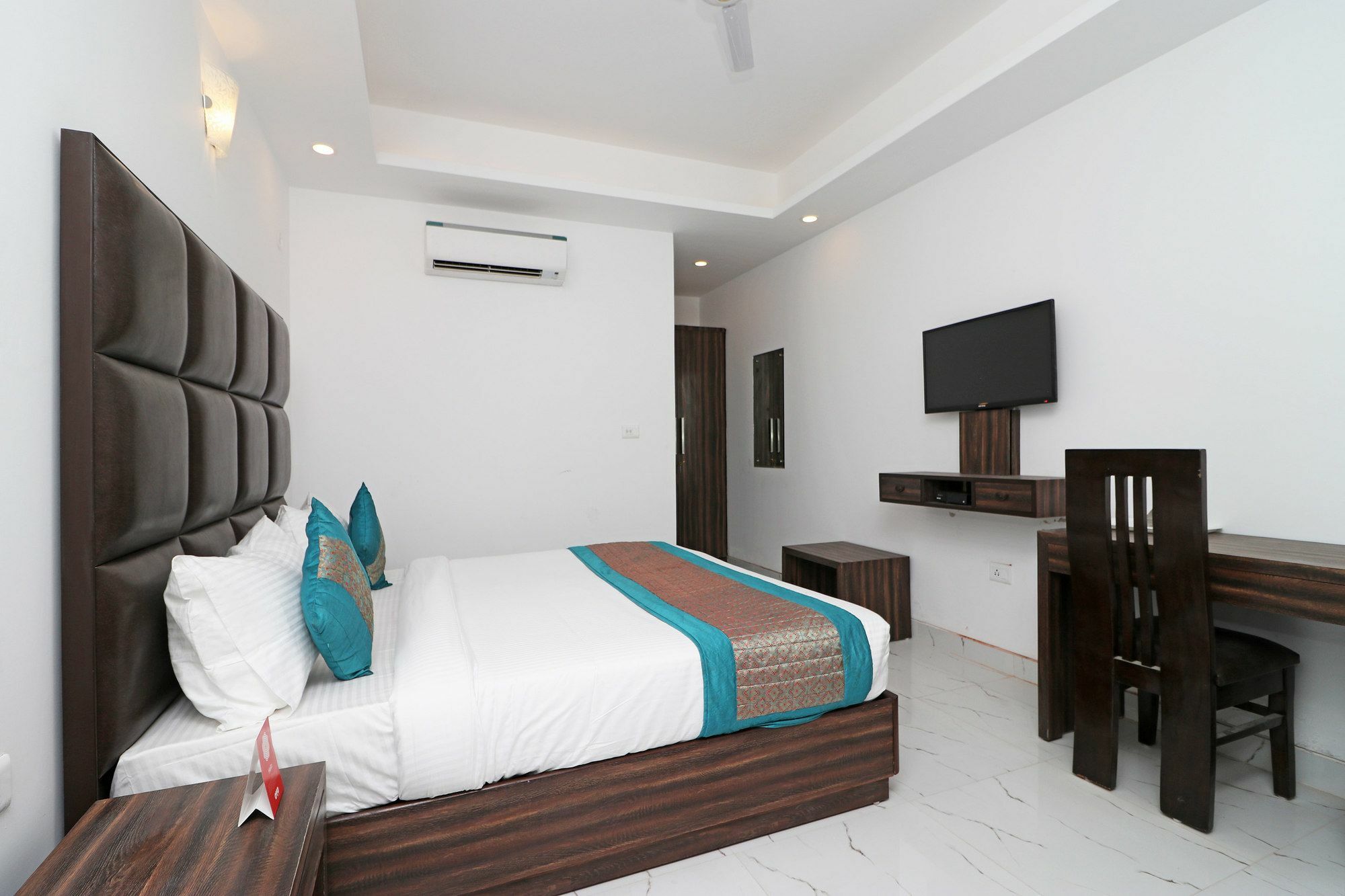 Hotel O Aamara Yeni Delhi Dış mekan fotoğraf